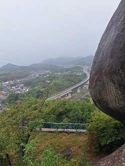 2026ｰ9ｰ26　しまなみ自動車道と岩屋山の巨石